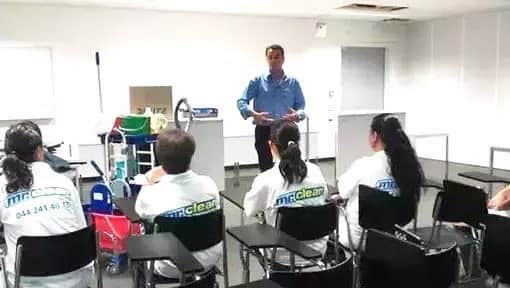 Büroreinigung Zug Schulung Reinigungsfirma Zug