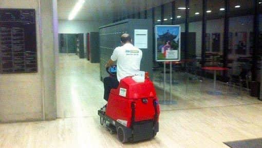 Gebäudereinigung die Grundreinigung für Kunden Bodenreinigung Grundreinigung durch Gebäudereinigung